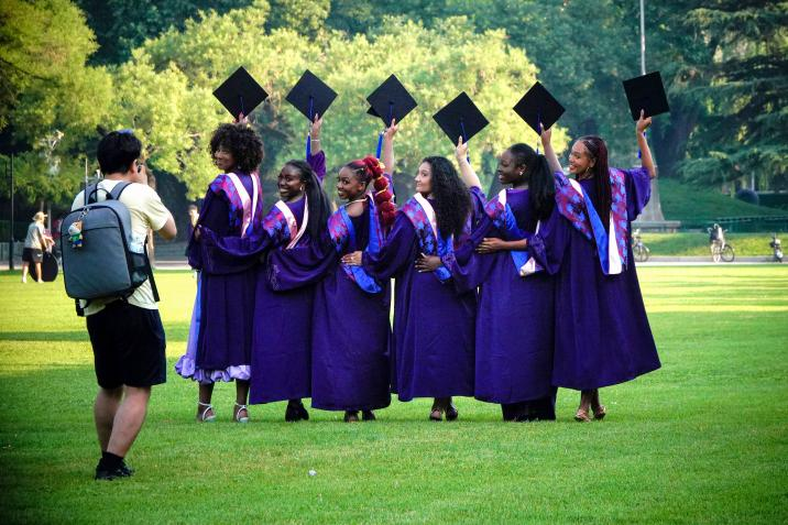 20250423-114 周年校庆|乐鱼在线平台离退休教职工书画作品展和摄影作品展开幕-段鸿杰-作品名称:《毕业清华走向世界》作者:张惠英.png 20250423-114 周年校庆|乐鱼在线平台离退休教职工书画作品展和摄影作品展开幕-段鸿杰-作品名称:《毕业清华走向世界》作者:张惠英.png