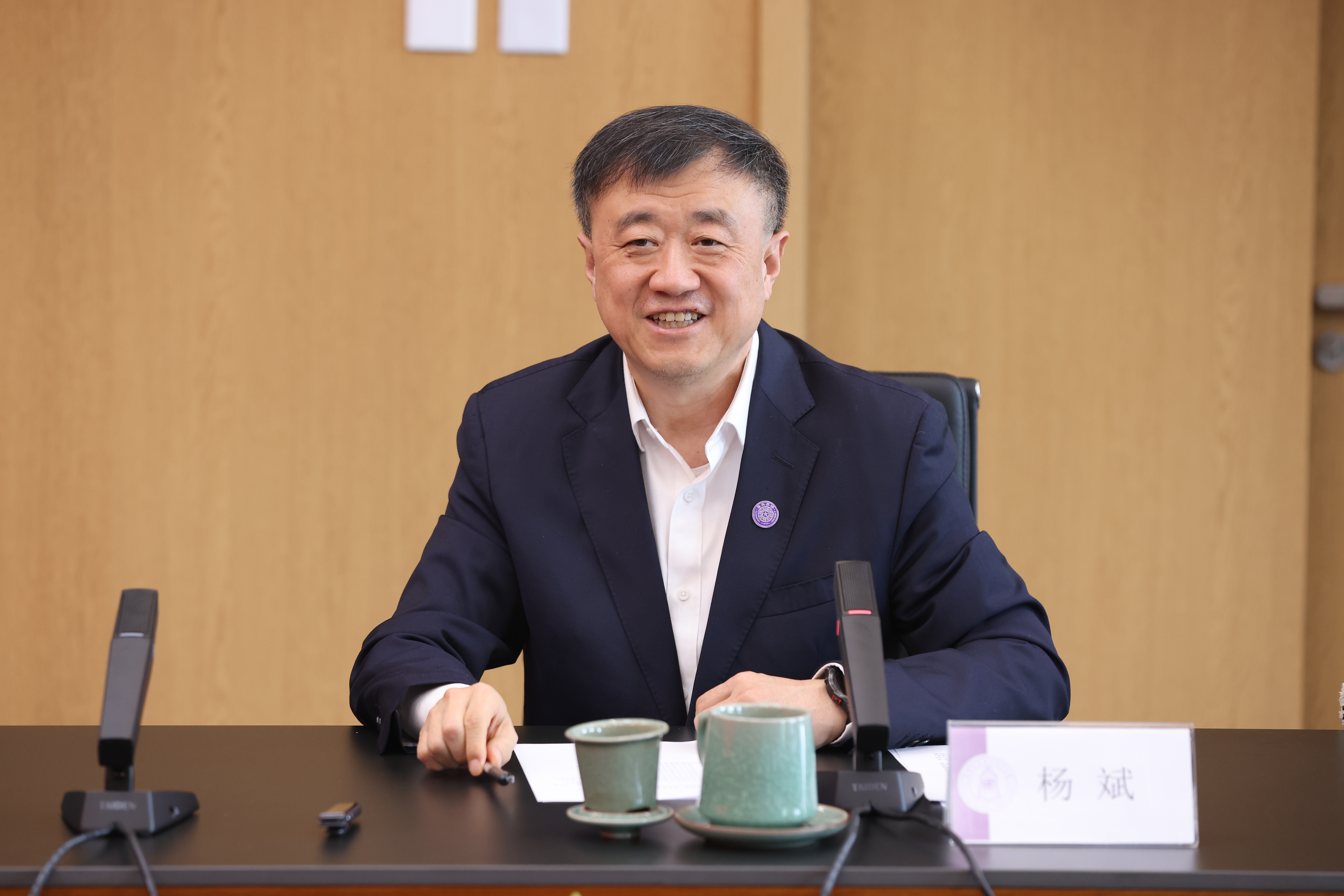 20250411-春晓奖学金捐赠仪式-石加东-图说 (8).jpg