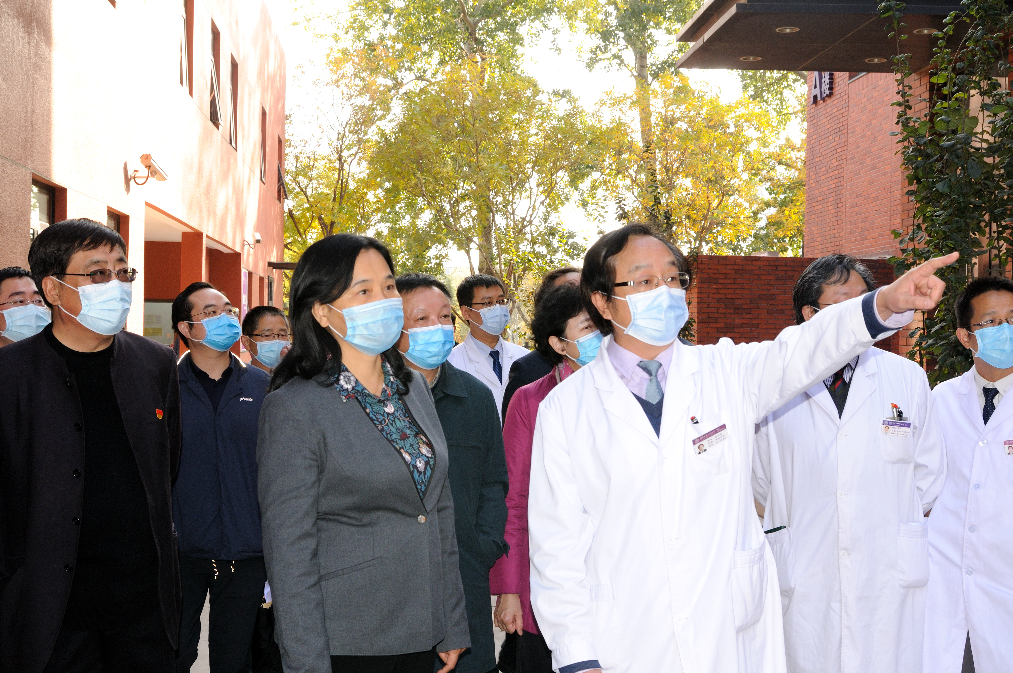 20201113-于殿文-国家卫健委党组成员、国家中医药管理局党组书记余艳红来院调研-(1).JPG 20201113-于殿文-国家卫健委党组成员、国家中医药管理局党组书记余艳红来院调研-(1).JPG