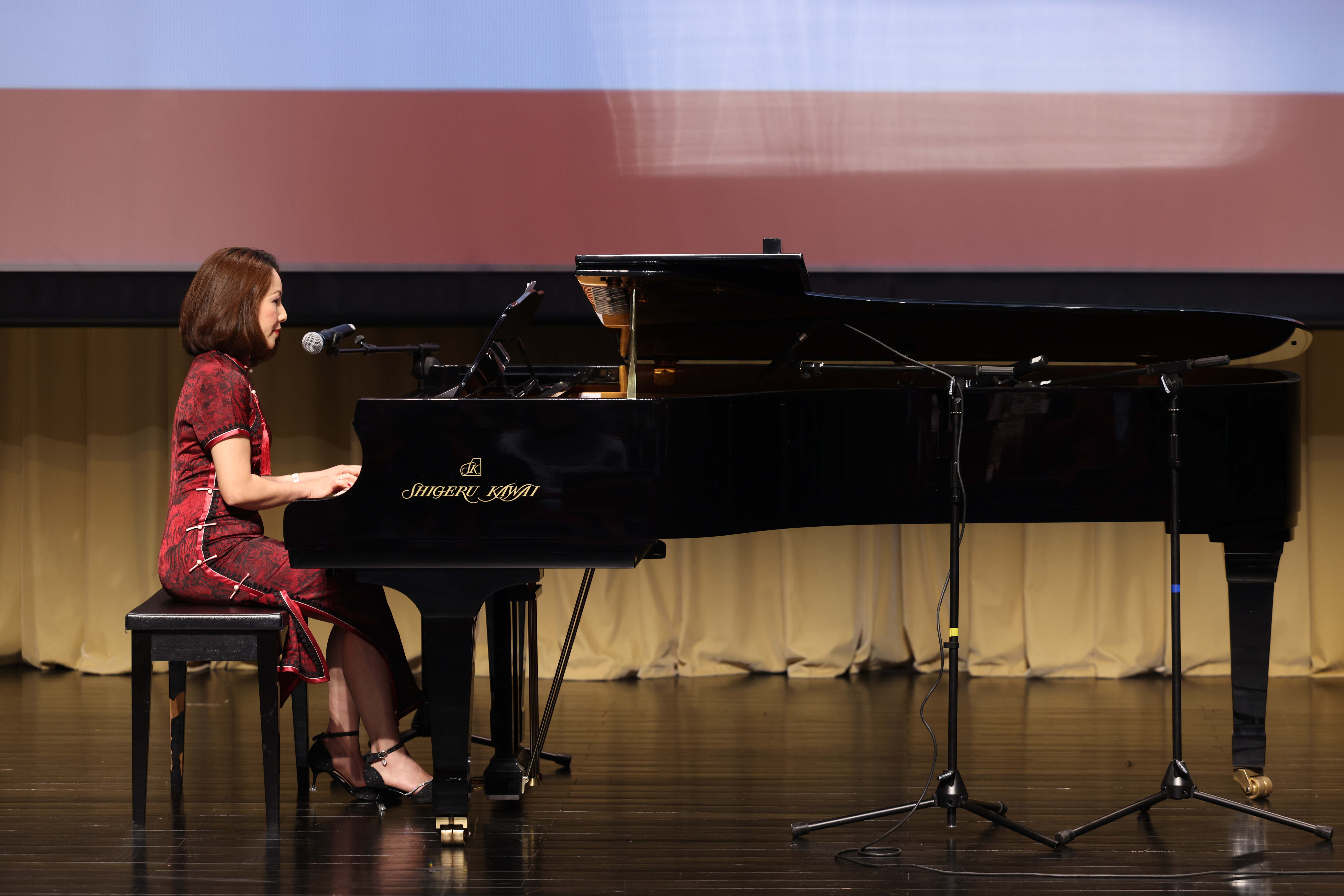 20220424-求真书院成立一周年庆祝会-Tarn Birkar-弹唱JPG 20220424-求真书院成立一周年庆祝会-Tarn Birkar-弹唱JPG