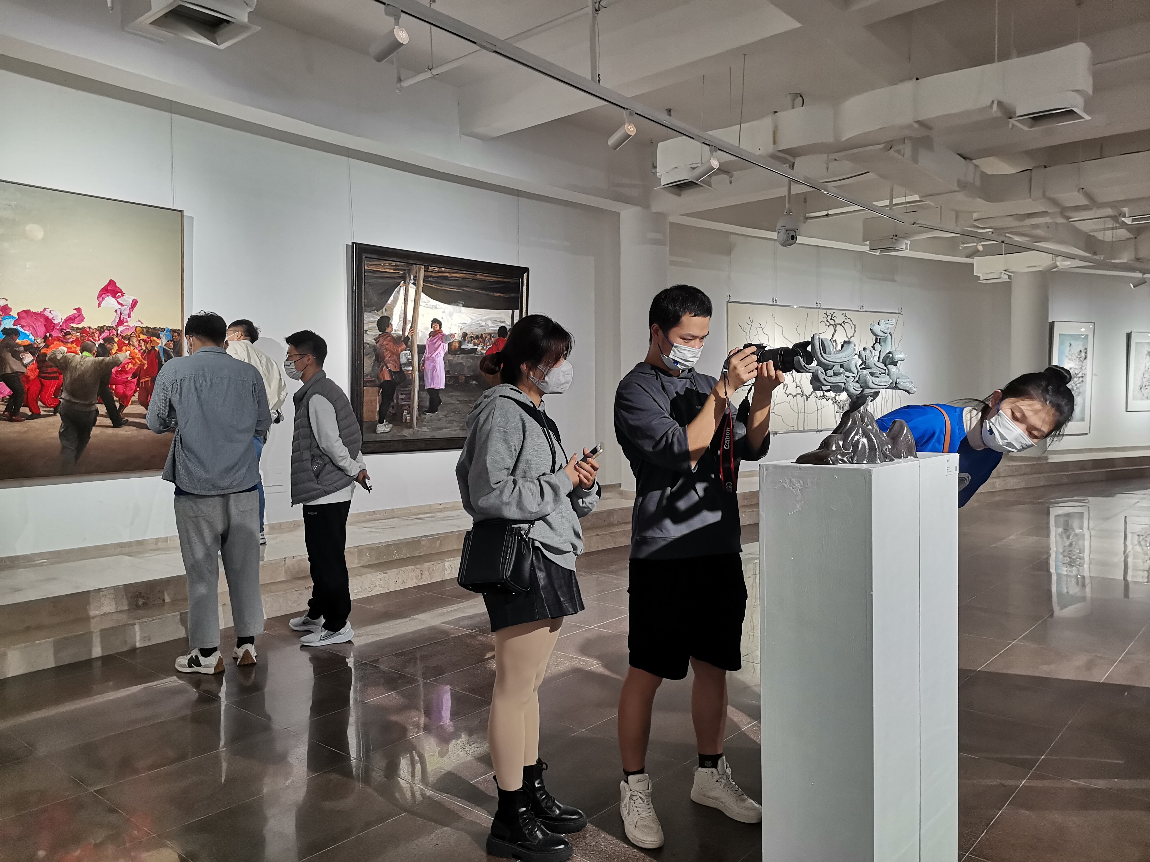 20221101-青蓝之梦·乐鱼在线平台美术学院雕塑绘画作品邀请展-雕塑系-现场2.jpg