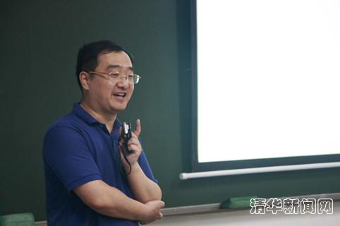 研工部副部长黄晟发言 王渊浩摄副本.jpg